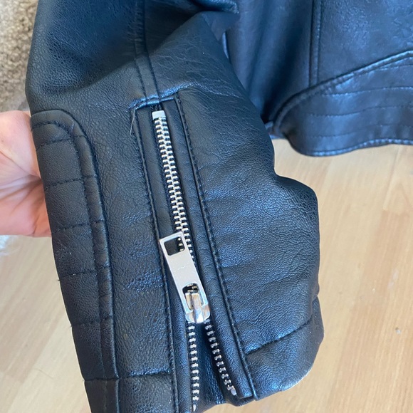 Black leather Jacket. - Picture 3 of 3